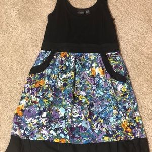 Floral dress with pockets - size M